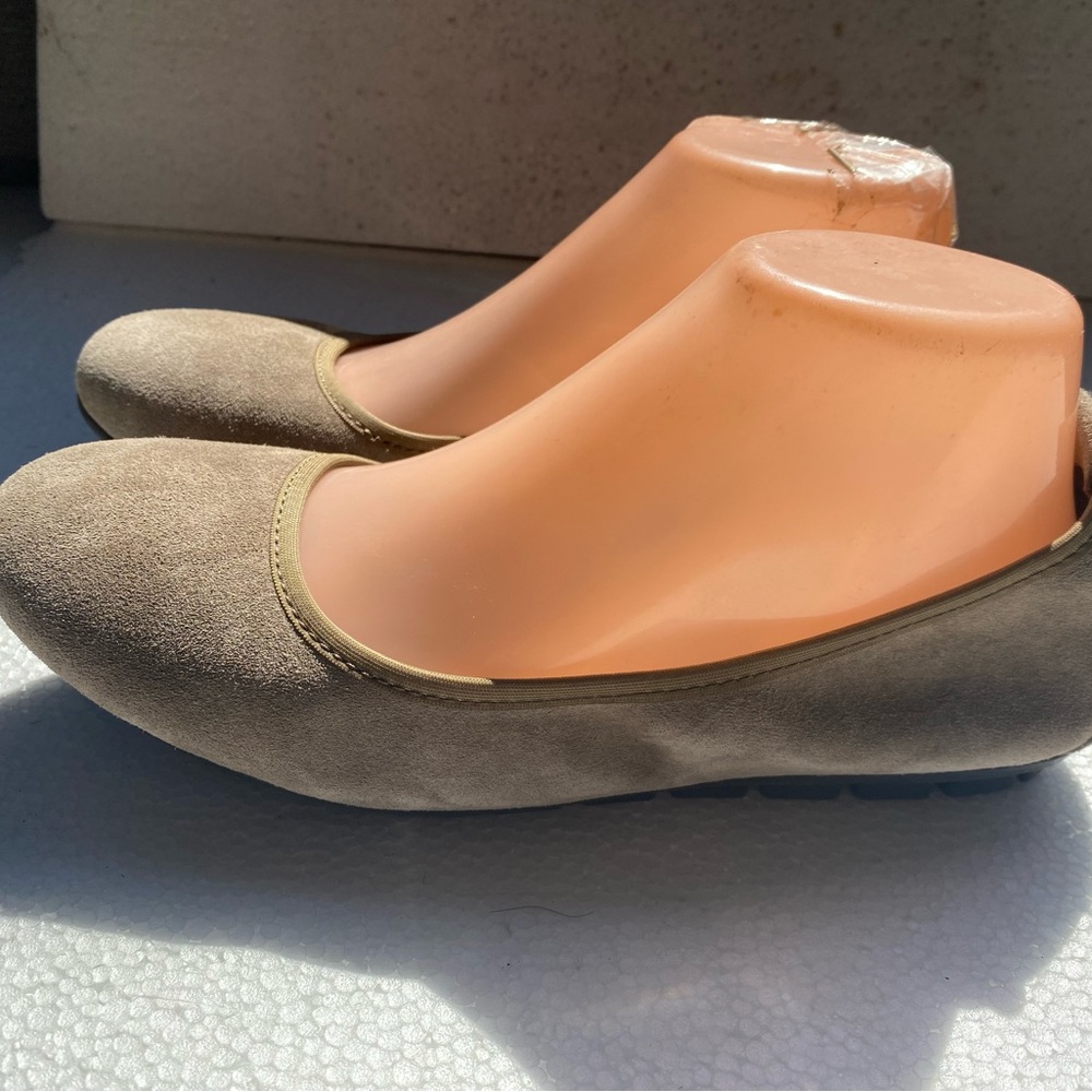 Born Women’s Tan Suede Leather Slip On Ballet Shoes Size 8M - Picture 5 of 14